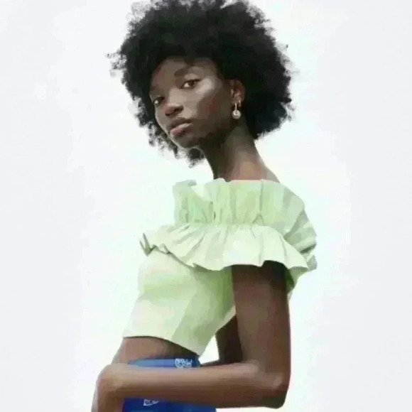 🌴2/$25🌴ZARA | Women's Pastel Green Ribbed/Ruffled Crop Top - Picture 3 of 7